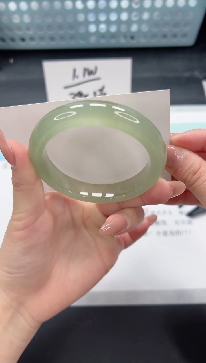 【闪购商品】石英质玉手镯未镶嵌A45-56.7