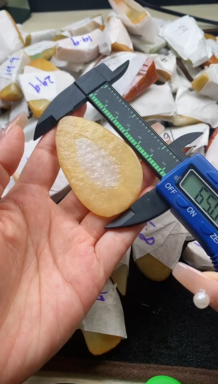 翡翠裸石翡翠挂件裸石