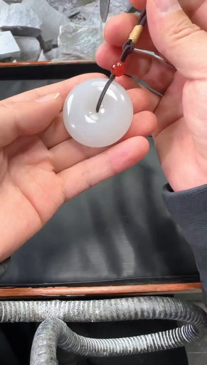 【闪购商品】和田玉颈饰未镶嵌平安扣