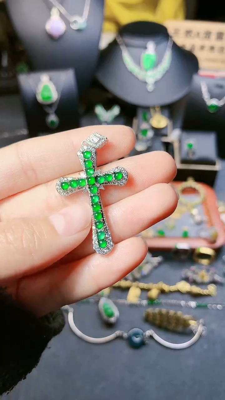 【闪购商品】翡翠吊坠(赠链)银S925镶嵌吊坠