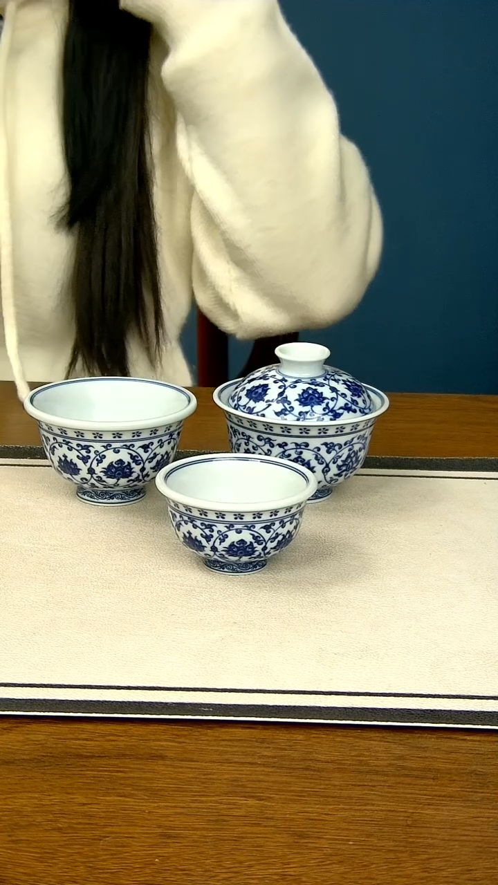 【闪购商品】青花缠枝莲三件套---一大一小压