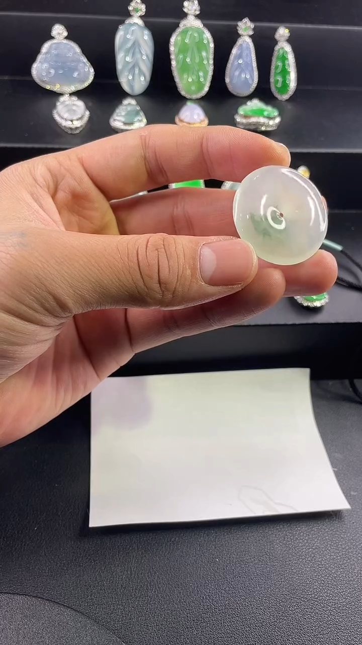 【闪购商品】翡翠颈饰18K金镶嵌吊坠