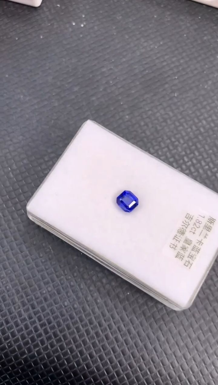 【闪购商品】蓝宝石裸石未镶嵌天然皇家蓝色蓝宝石
