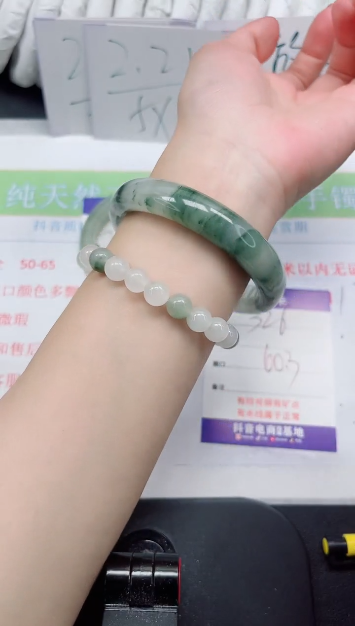 【闪购商品】石英质玉手镯未镶嵌326#60.3