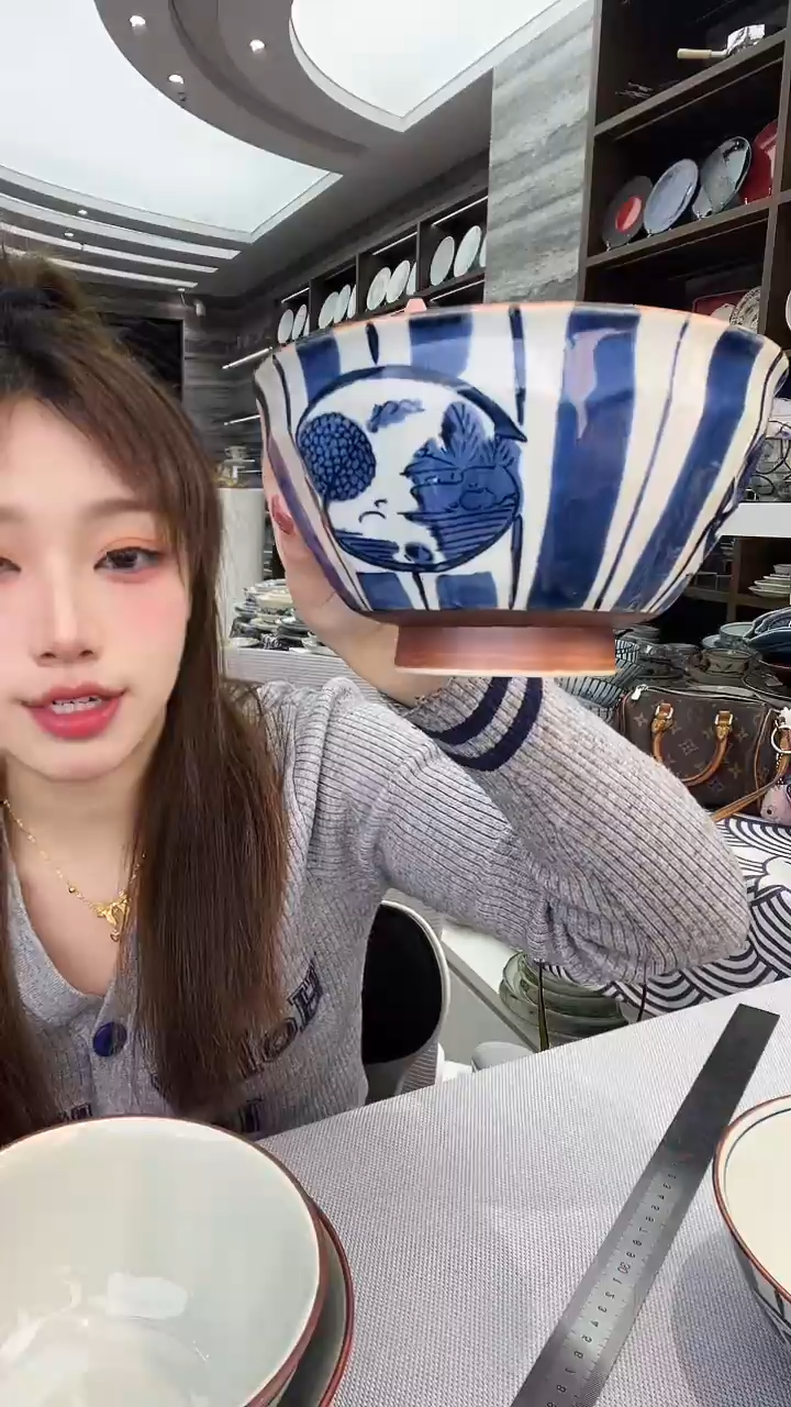 碗十草山水      16cm