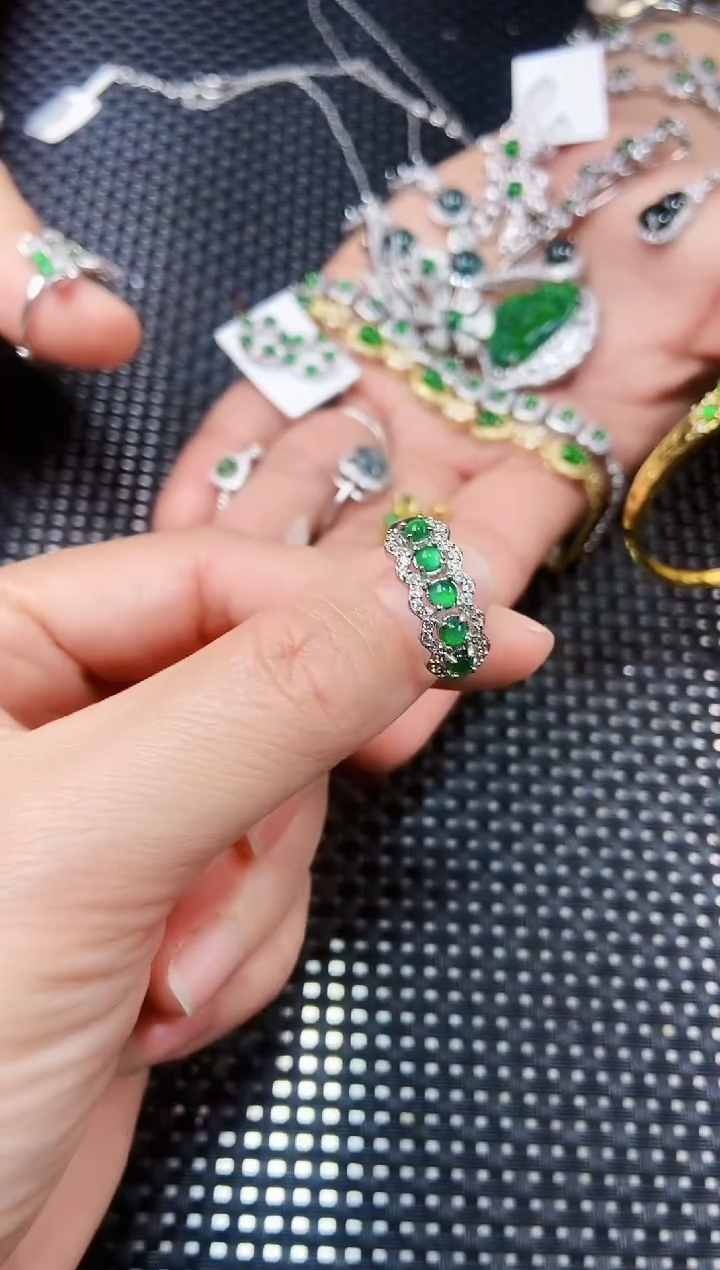 【闪购商品】翡翠戒指未镶嵌111111111