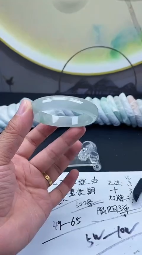 下单就是图片的手镯，放心冲！A771