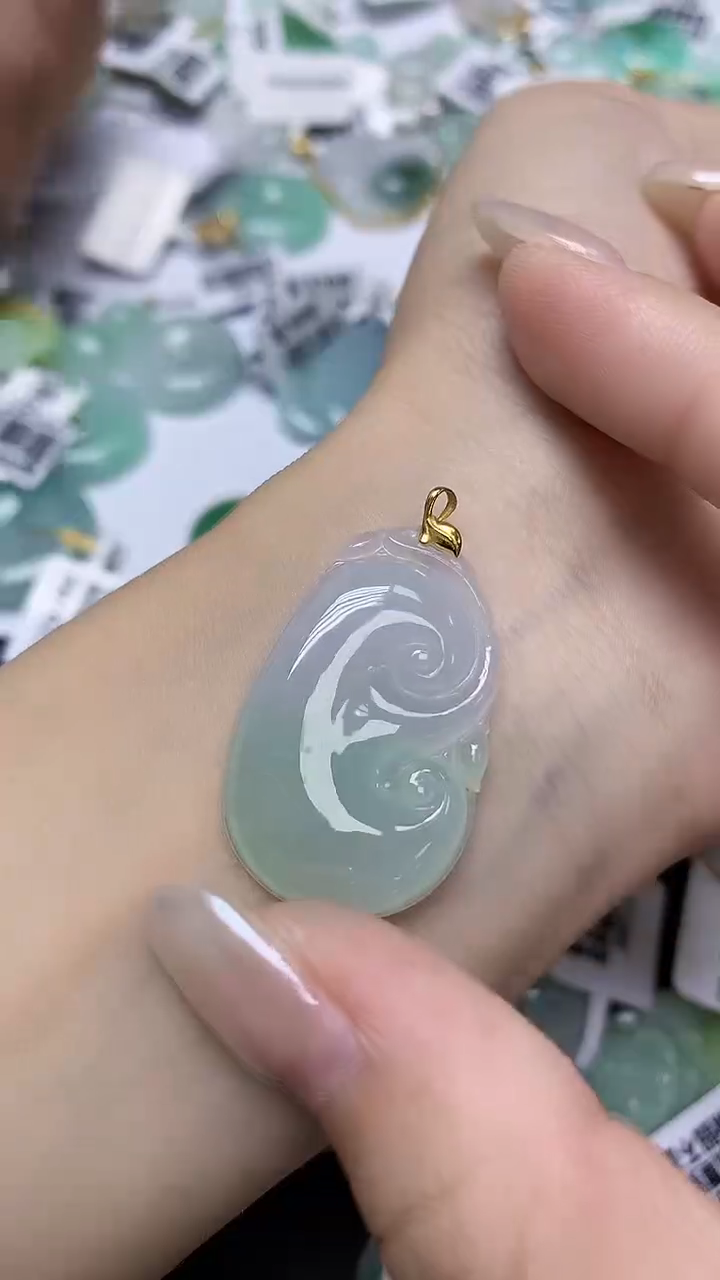 翡翠18K金镶嵌颈饰天然缅甸翡翠A货