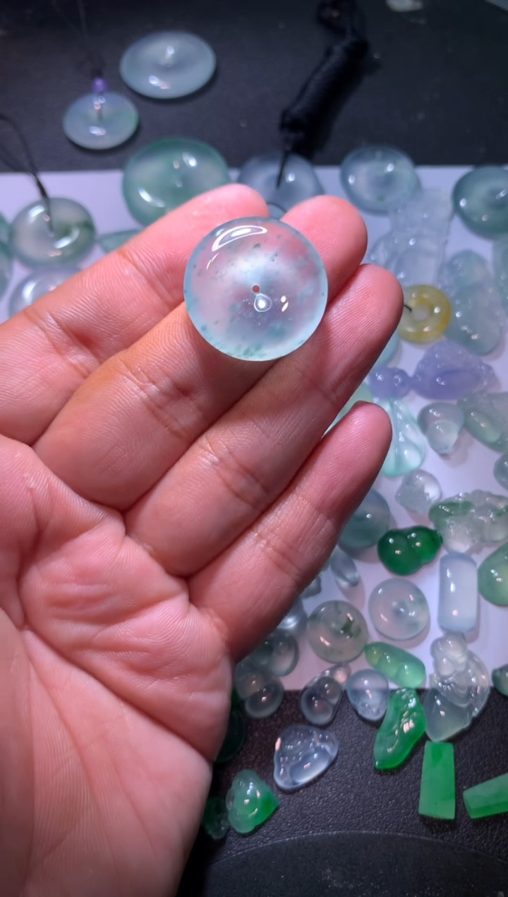 【闪购商品】翡翠颈饰未镶嵌平安扣