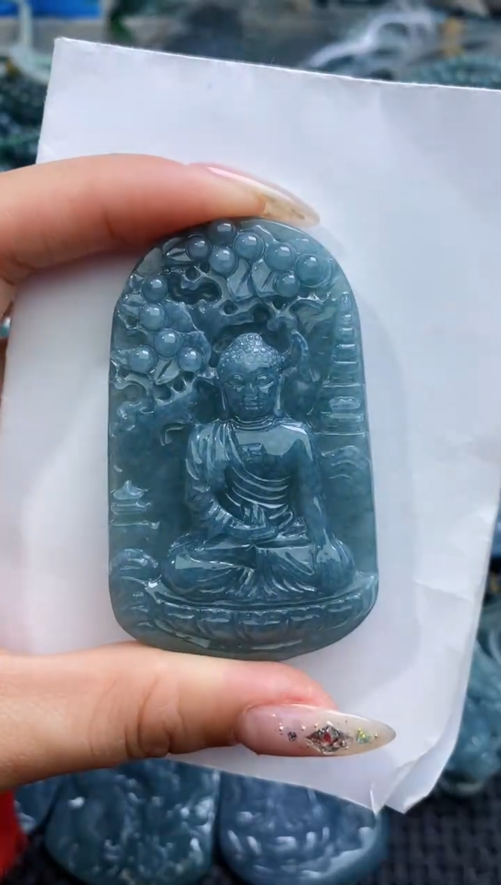 【闪购商品】翡翠颈饰未镶嵌          