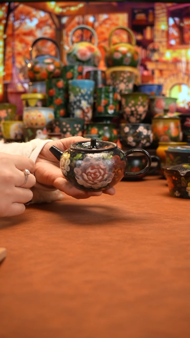 油画   釉下彩   壶