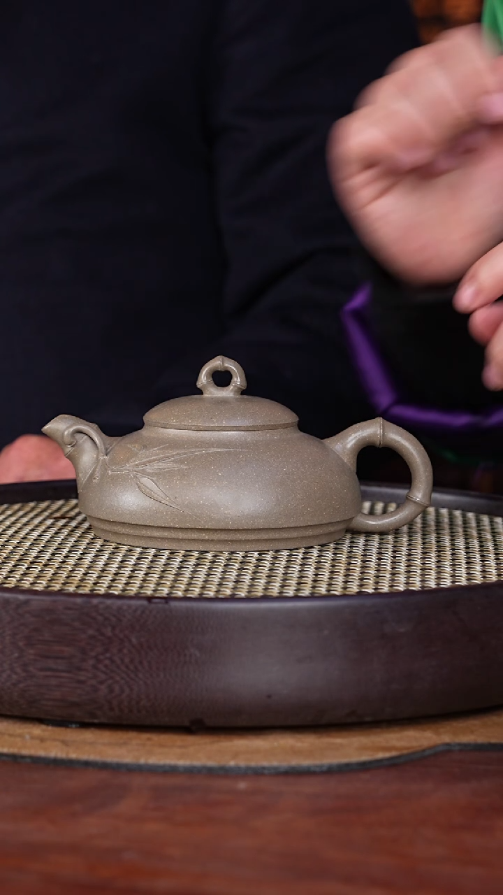 【闪购商品】紫砂茶壶万兆元13-09松华青段半月竹节300c