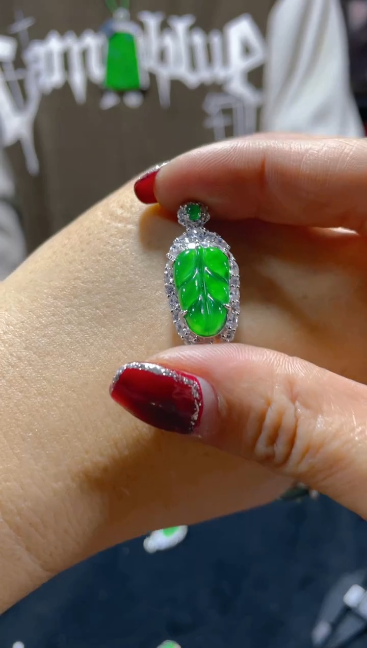 【闪购商品】定制翡翠未镶嵌天然A货翡翠假一罚四（多样性发货）