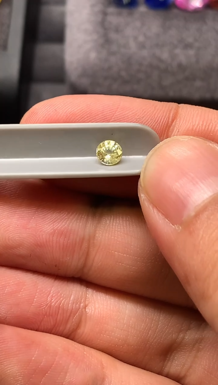 裸石蓝宝石25分黄色蓝宝石