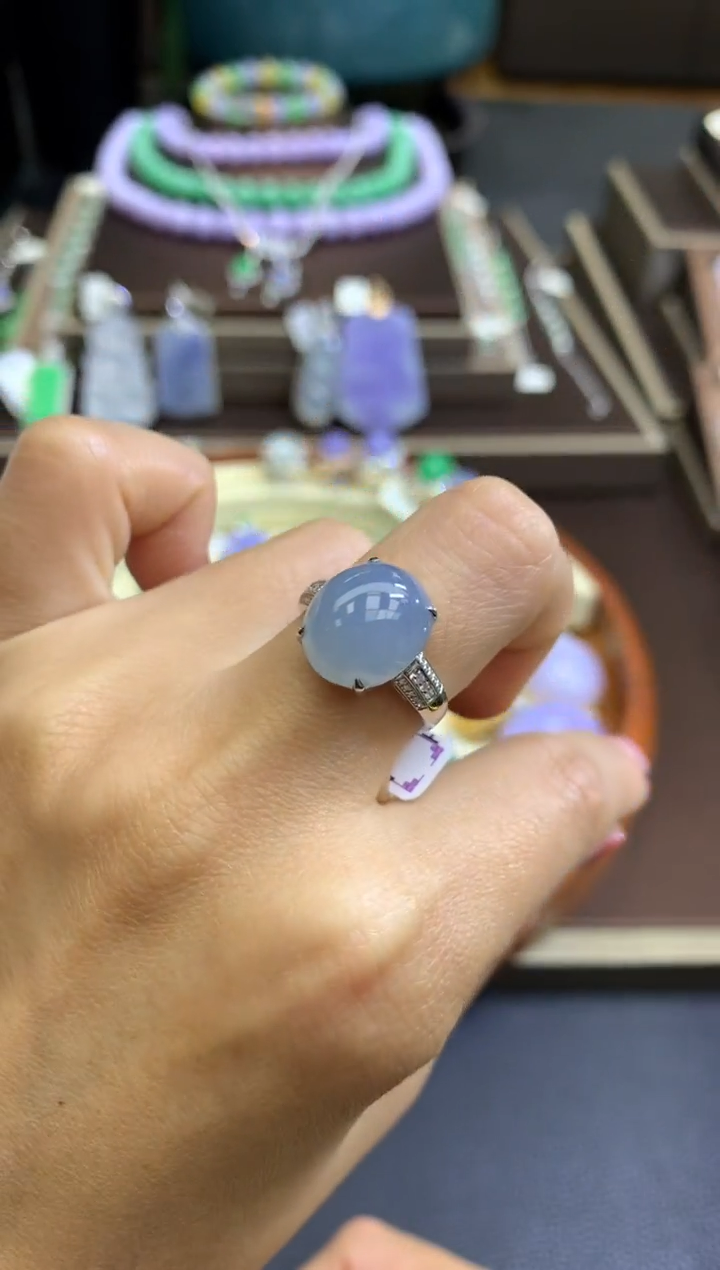 【闪购商品】翡翠颈饰18K金镶嵌翡翠吊坠