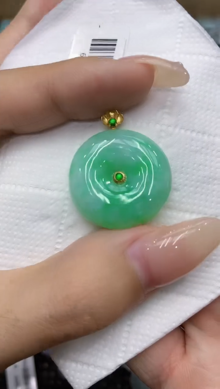 翡翠18K金镶嵌颈饰111111111111