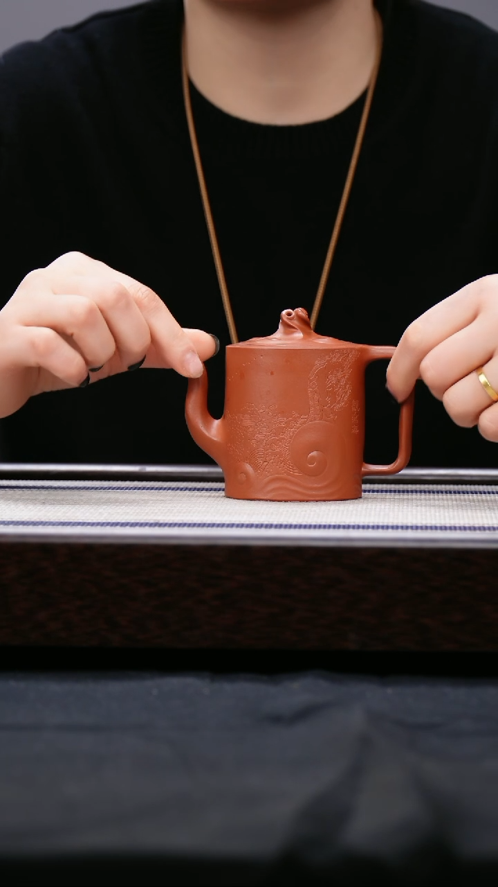 【闪购商品】紫砂茶壶朱泥  刻绘 观沧海 