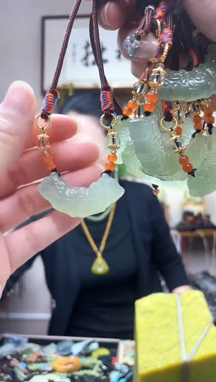 未镶嵌岫玉吊坠多样性发货拍一