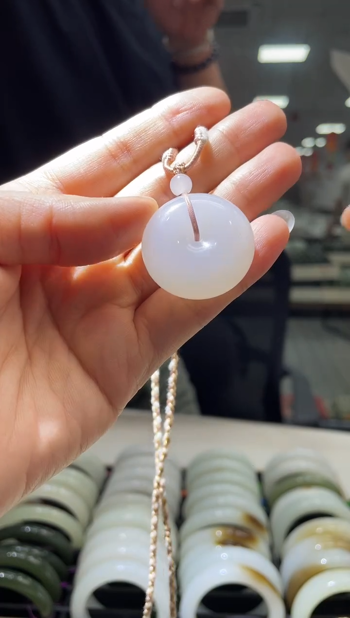 和田玉未镶嵌颈饰白玉平安扣吊坠发一件