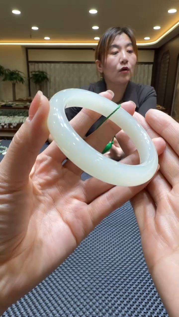 颈饰未镶嵌和田玉手镯56