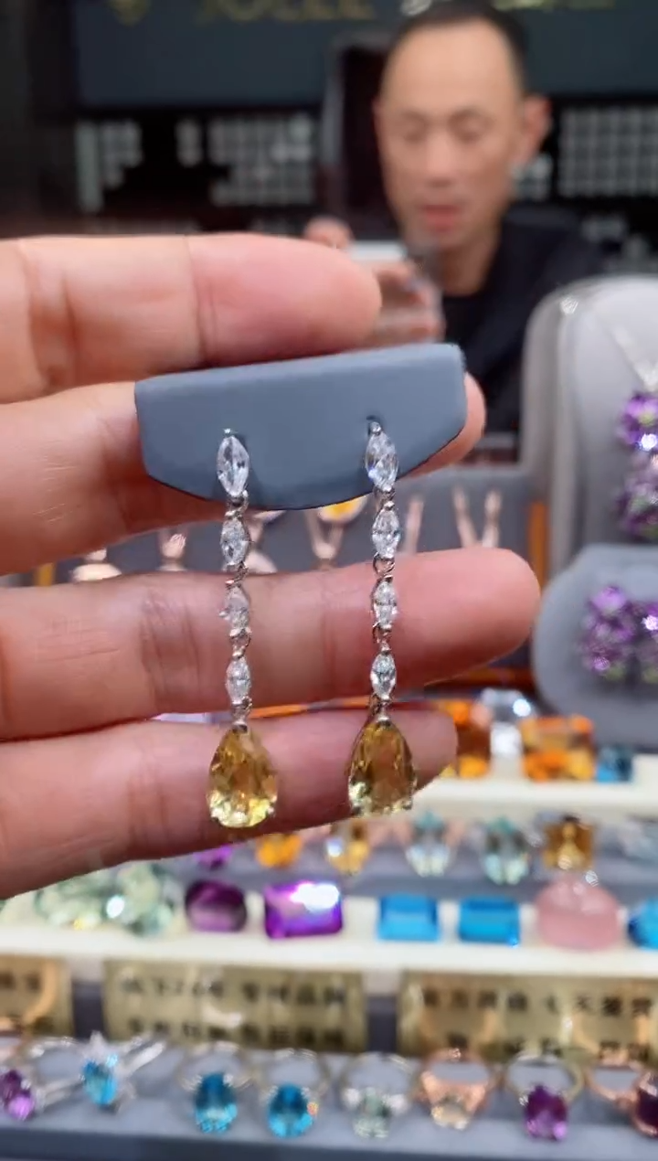 【闪购商品】黄晶耳钉银S925镶嵌黄晶耳钉