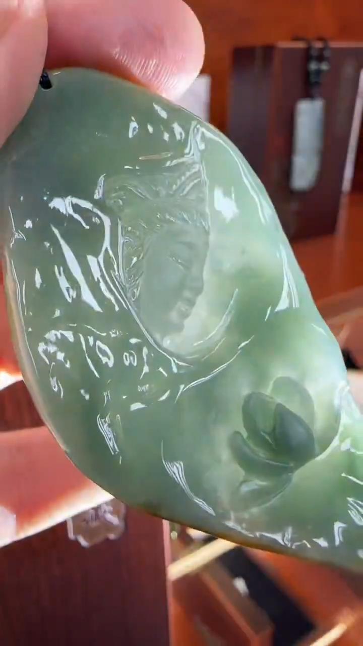 【闪购商品】翡翠挂件未镶嵌国雕谢林工（定制退货扣1000元）