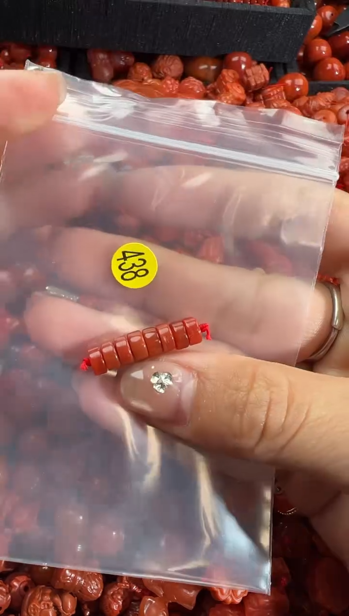 南红玛瑙合金颈饰2