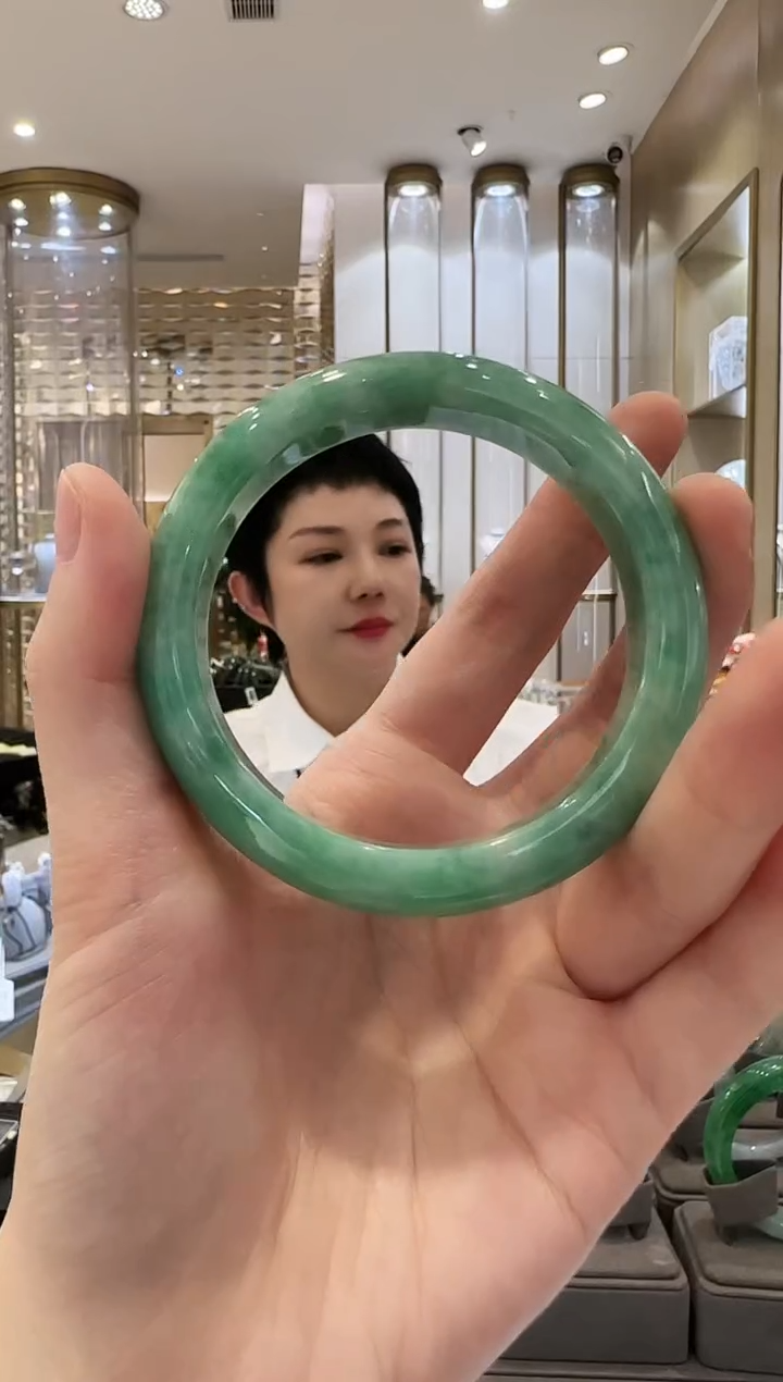 翡翠手镯未镶嵌17  圈口56.1