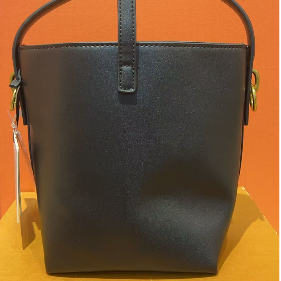 2025 新款时尚百搭2女包轻奢休闲便携黑色素桶