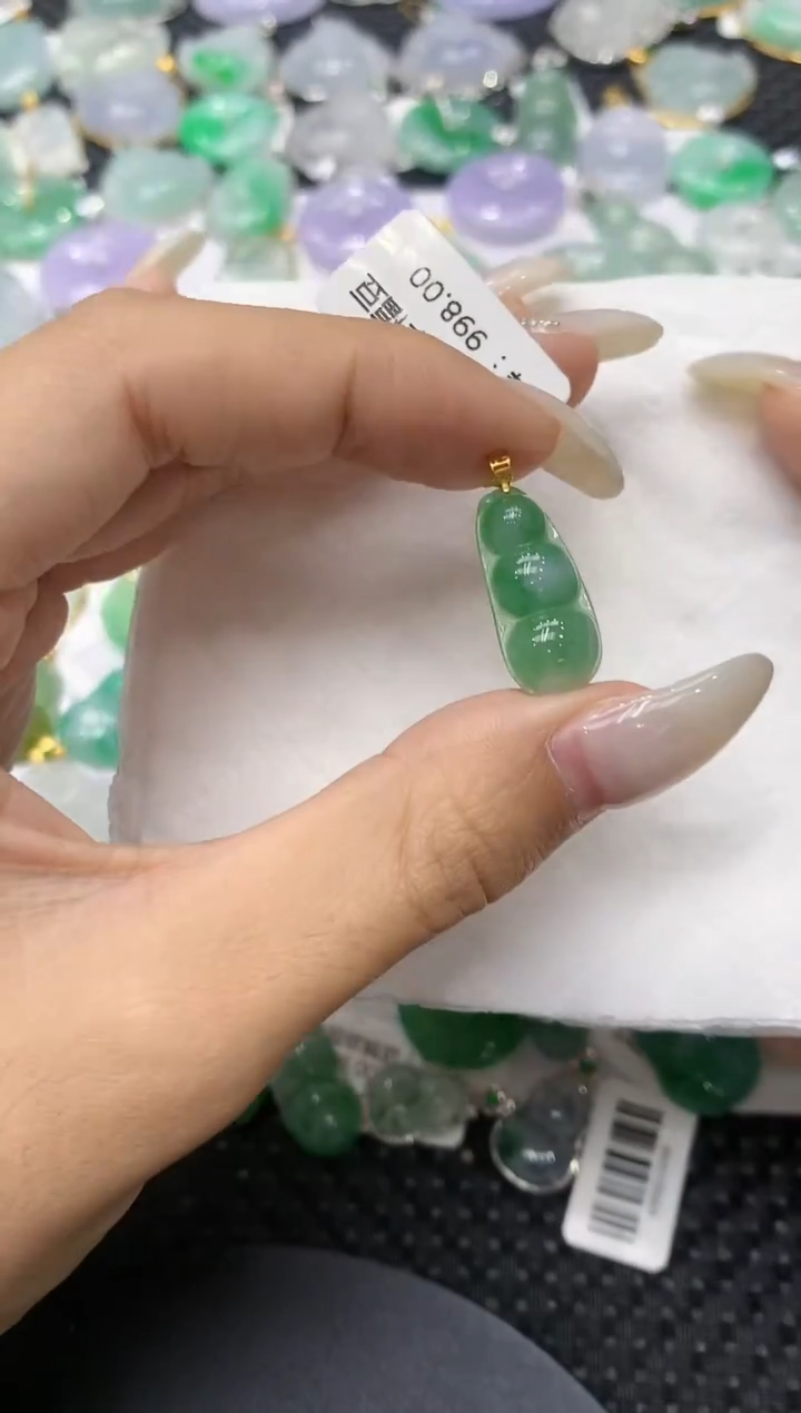 颈饰18K金镶嵌翡翠11111111111