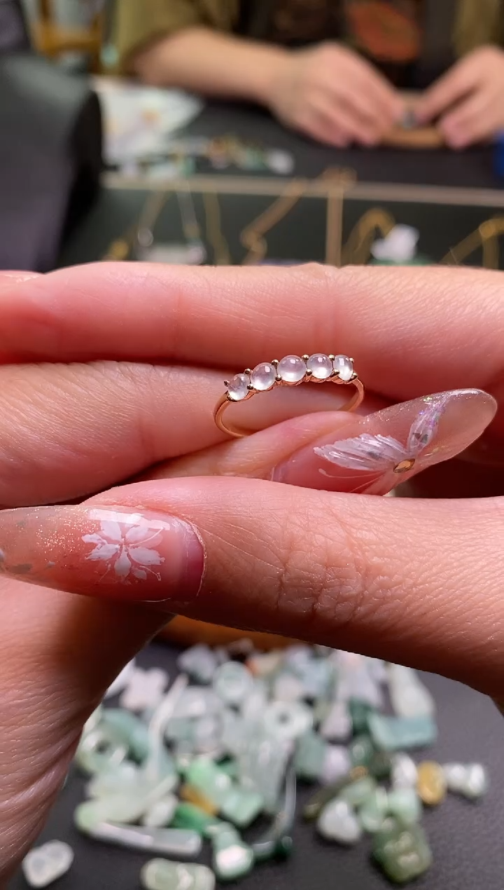 【闪购商品】翡翠颈饰18K金镶嵌翡翠净货28036