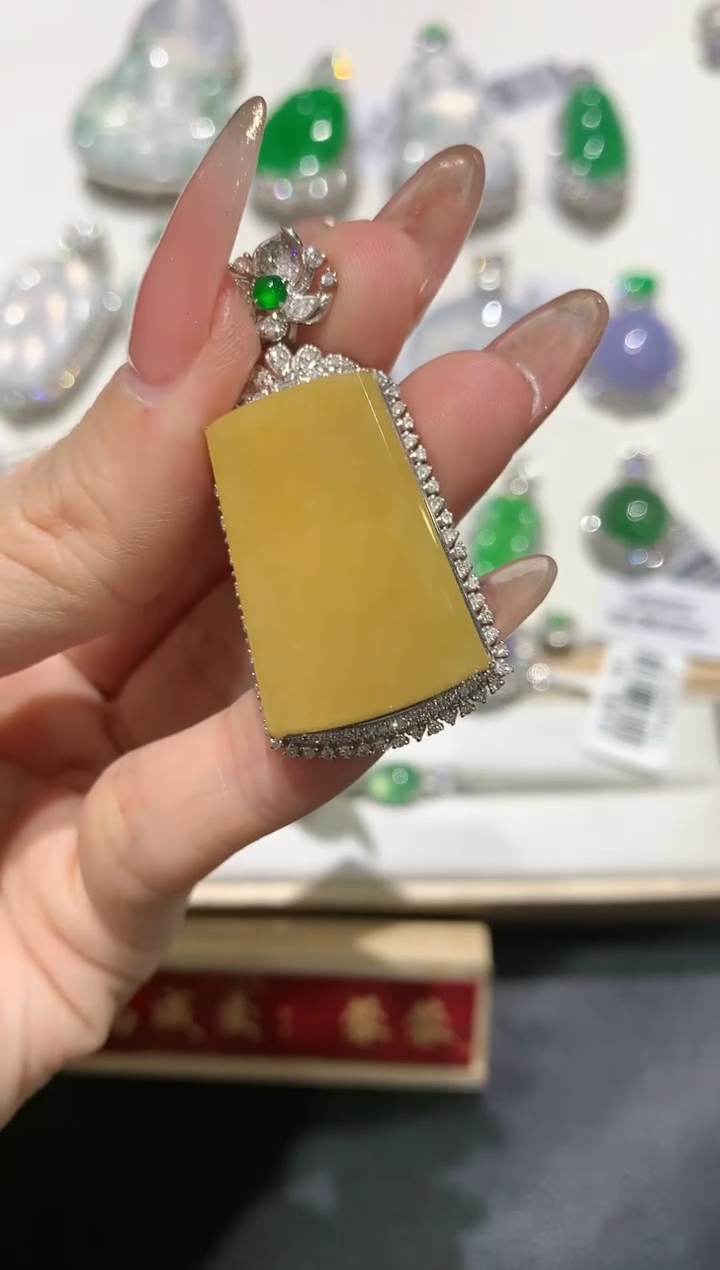 【闪购商品】翡翠吊坠(不含链)18K金镶嵌团购3