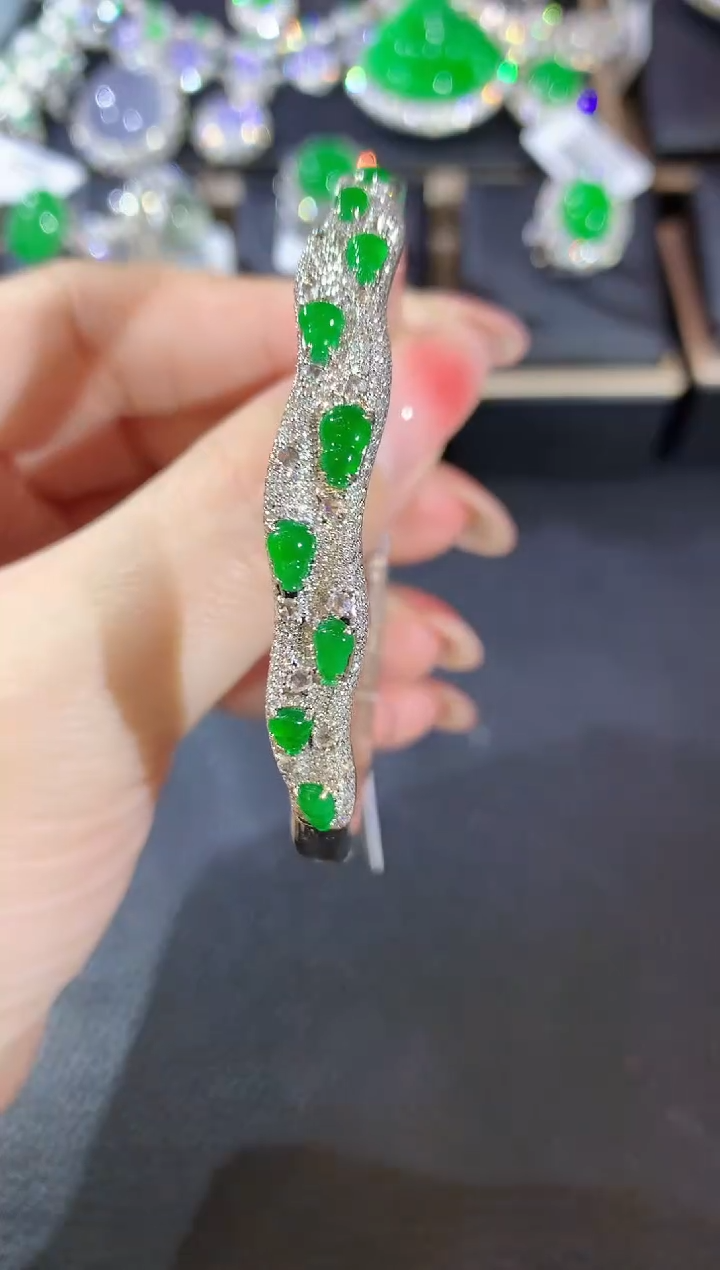 【闪购商品】翡翠手镯18K金镶嵌W82 翡翠