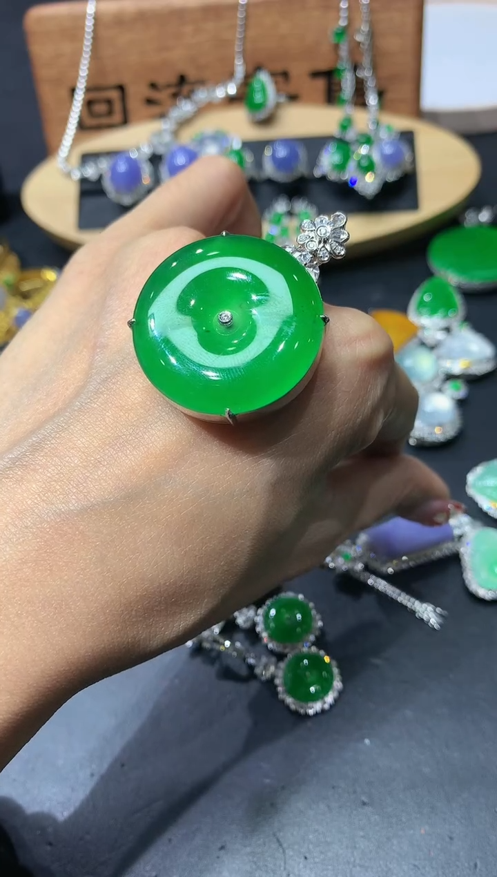 【闪购商品】定制翡翠18K金镶嵌团购