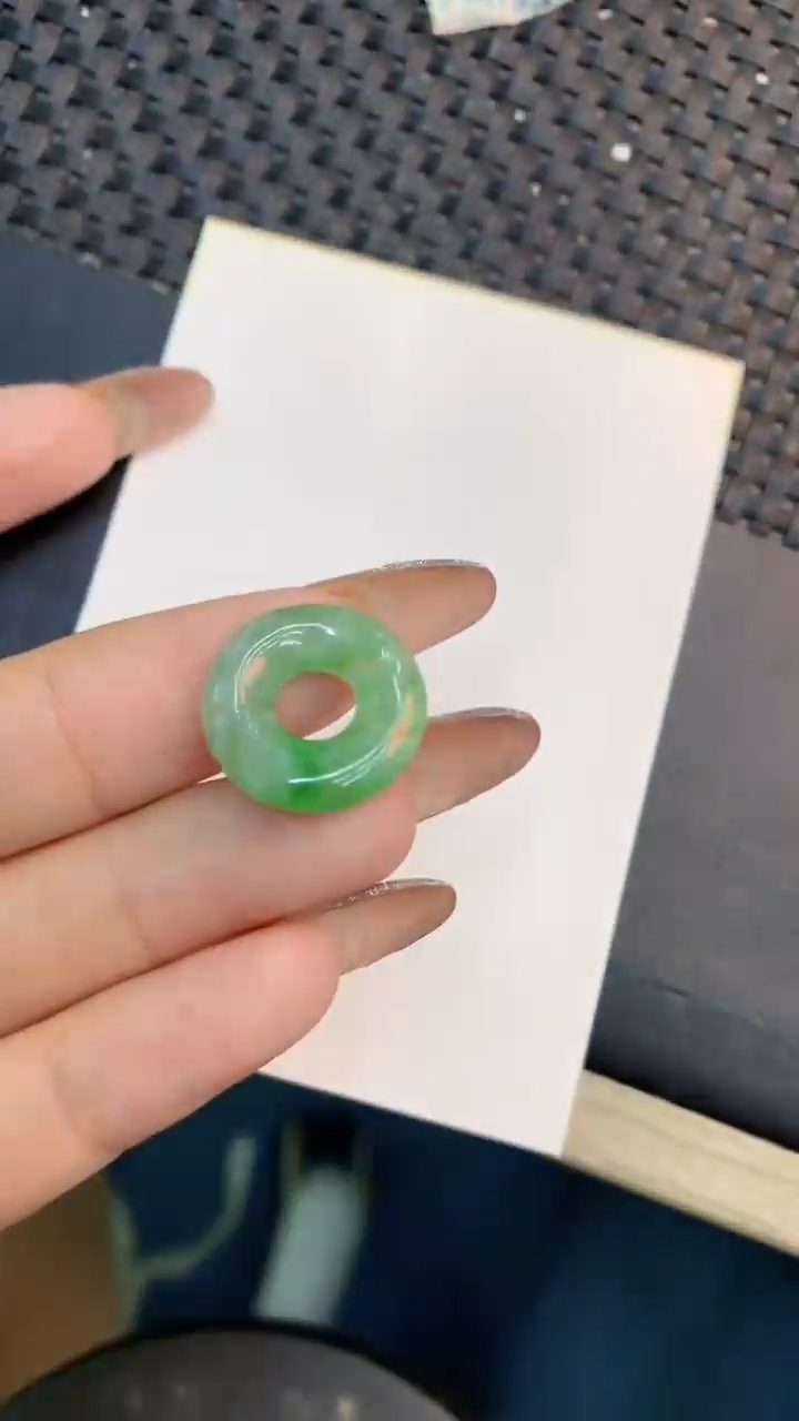 颈饰未镶嵌翡翠·1