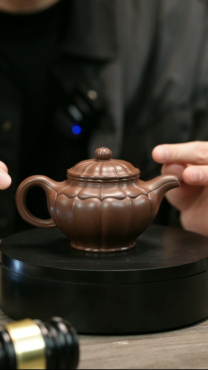 茶壶紫砂日**辉H1640赵信军筋纹掇只