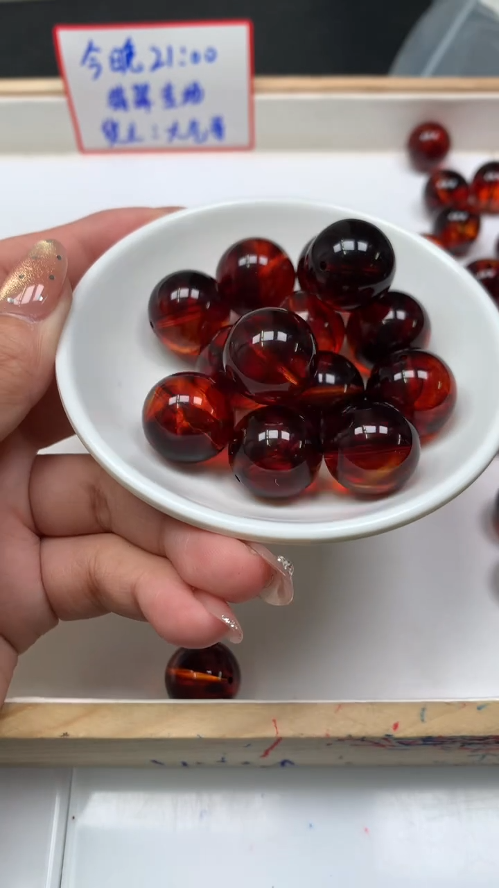 裸石血珀未镶嵌M117 血 珀18mm2个9.9元