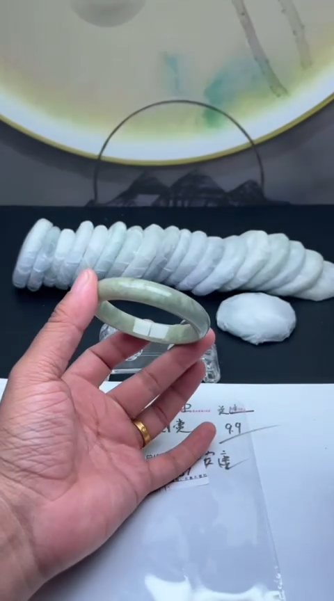 下单就是图片的手镯，放心冲！A187