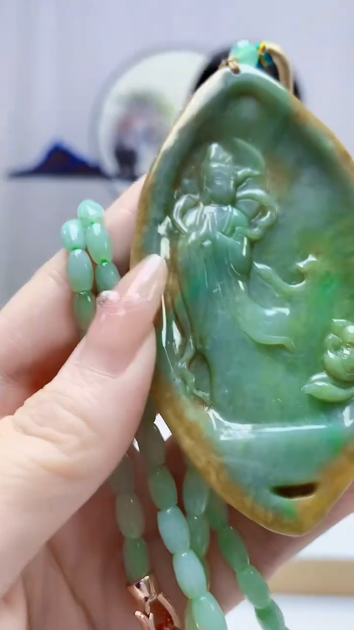 未镶嵌定制翡翠4812DD-毛货挂件赠珠链59