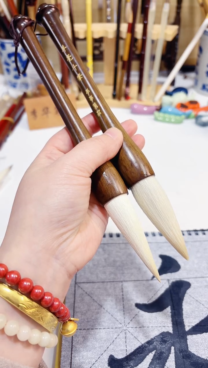 新款实木杆咖啡色 羊毫大斗笔2支 对联国画牡丹 出锋6.5 口径2.0