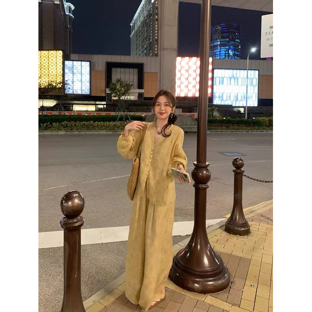 ZX6247新中式国风套装女春季复古气质V领长袖衬衫阔腿长裤三件套