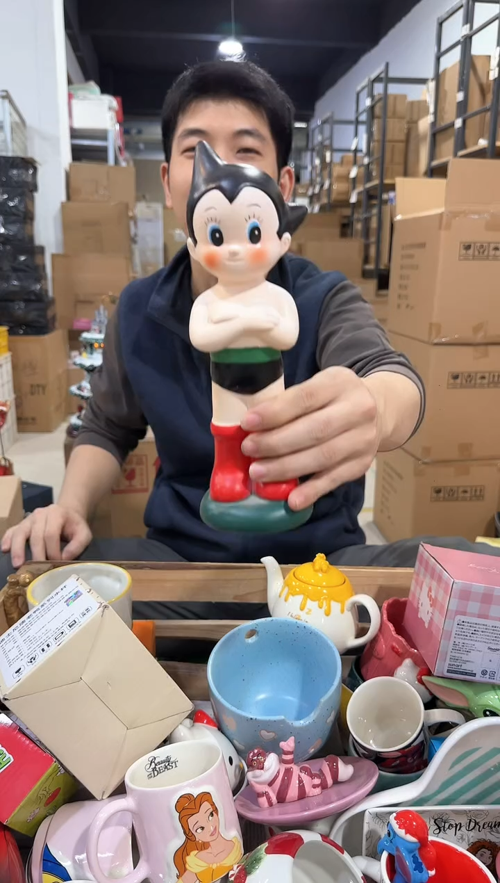 瓷片阿童木钱罐 