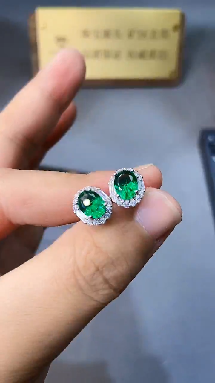 【闪购商品】透辉石耳饰银S925镶嵌354