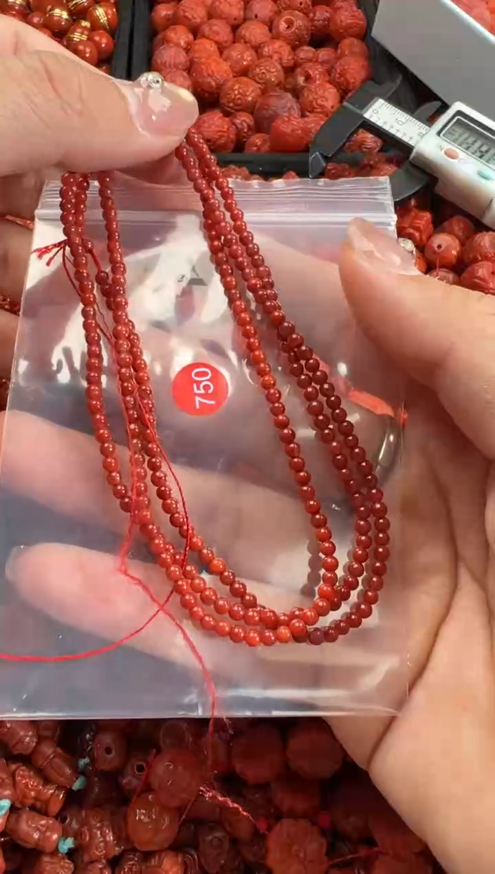 南红玛瑙未镶嵌颈饰1