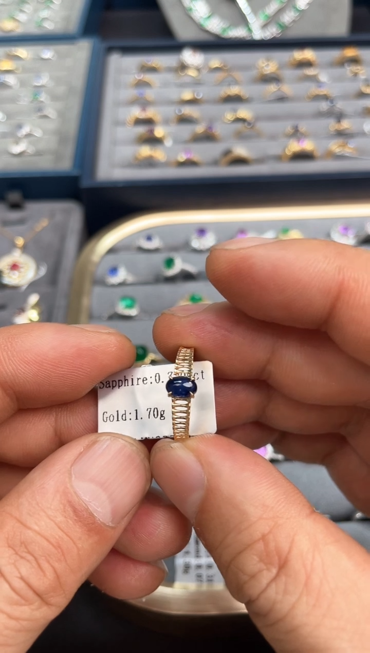 【闪购商品】蓝宝石戒指18K金镶嵌0.3ct