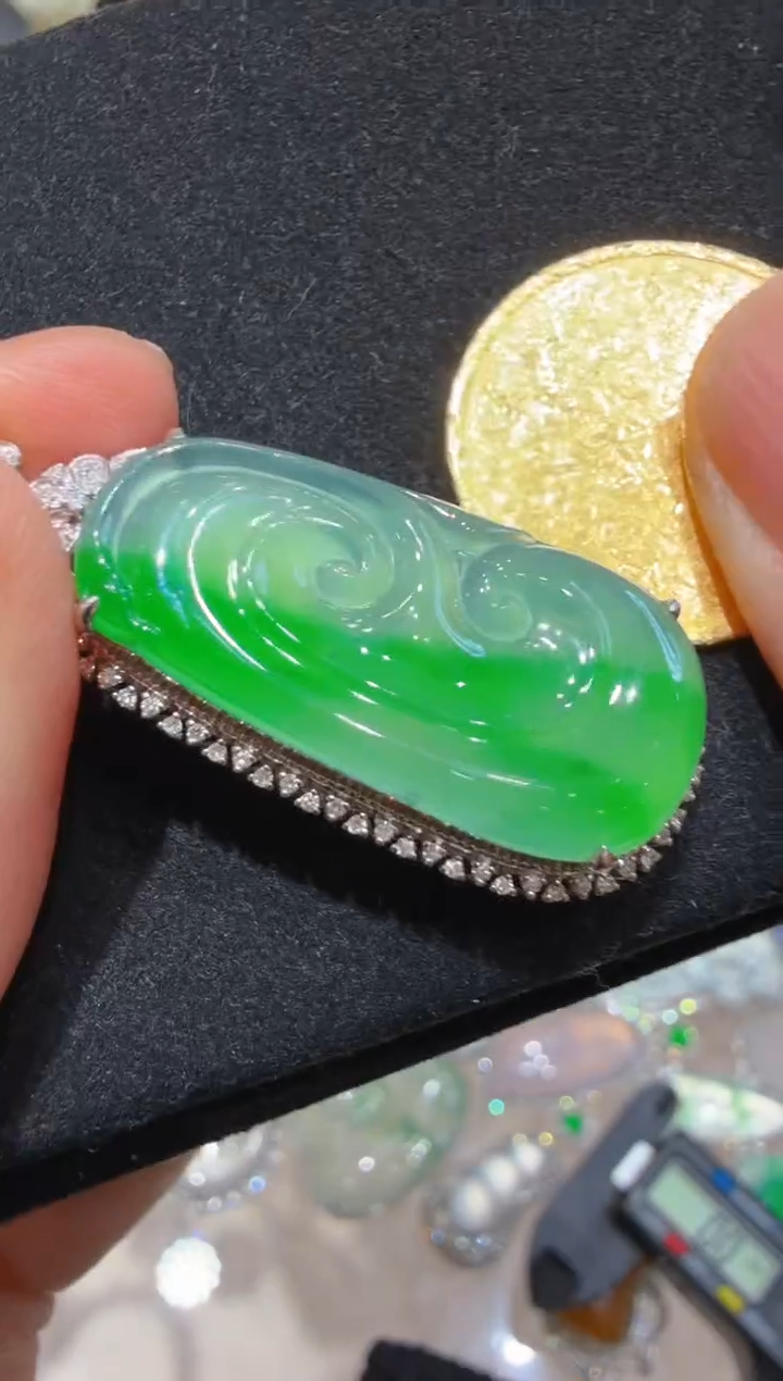 吊坠(不含链)18K金镶嵌翡翠多样性团购发一件