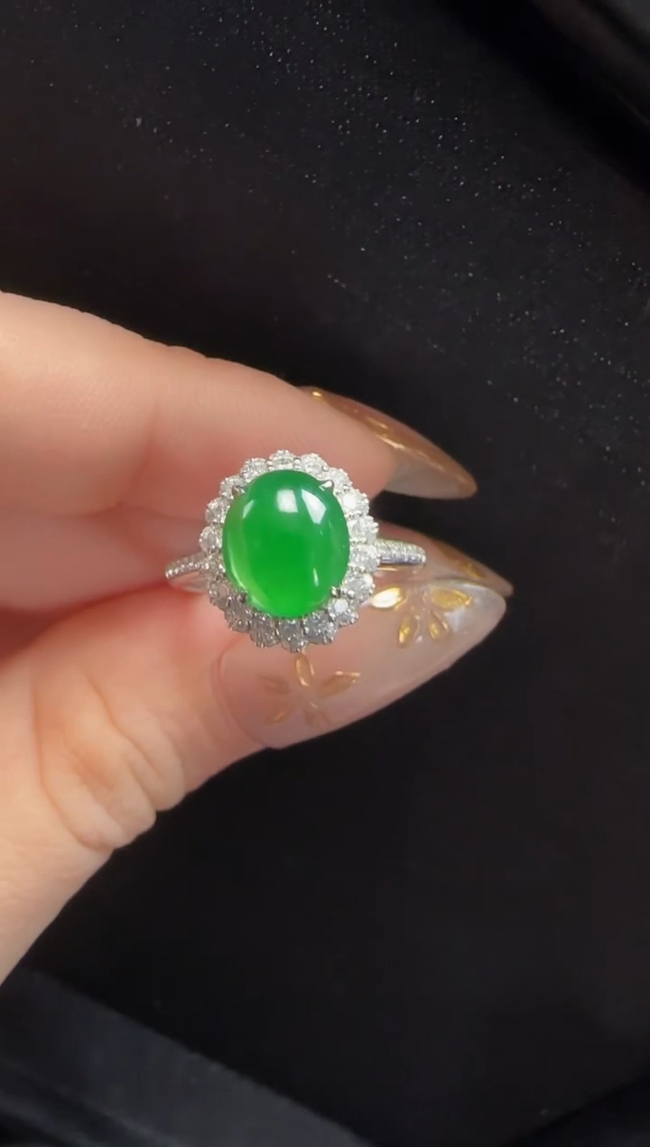 【闪购商品】翡翠戒指18K金镶嵌159蛋面一只