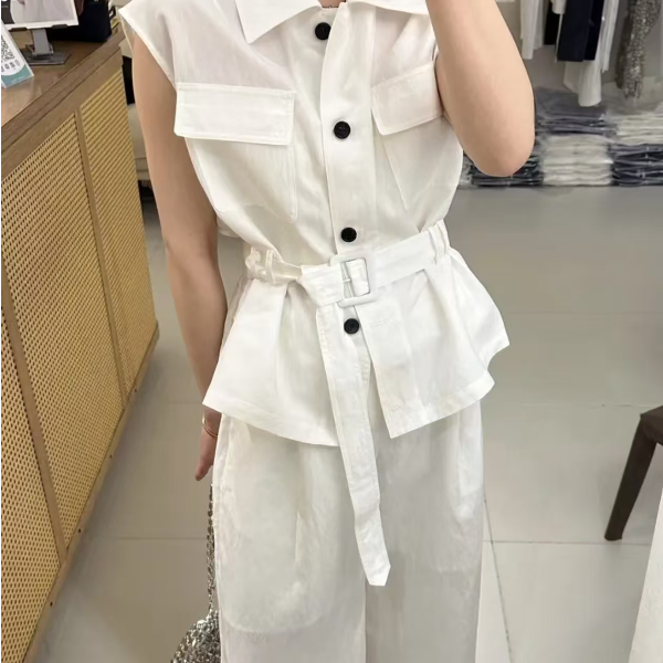 【小鑫】极简法则 夏新款气质无袖收腰马甲女+高腰短裤休闲两件套装