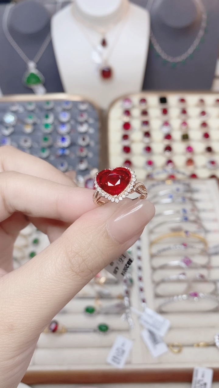 18K金镶嵌碧玺戒指碧玺4.85CT