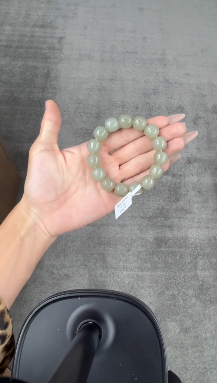 未镶嵌手串和田玉且末近矿微色差卡14Jm